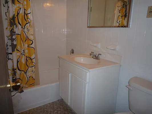 Rented by New Yorker Realty | media 30