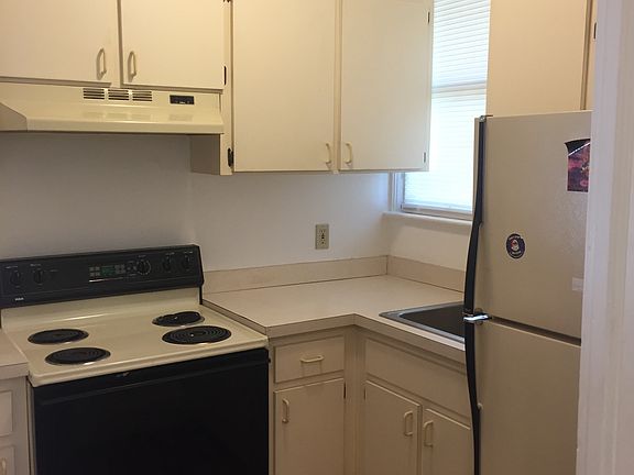 2nd image of 609 E Livingston St