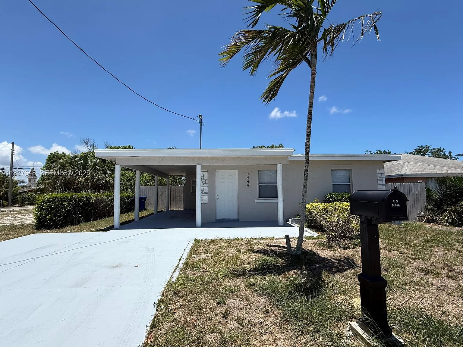 3 bed, 2.0 bath, $2,400 — Photo 1