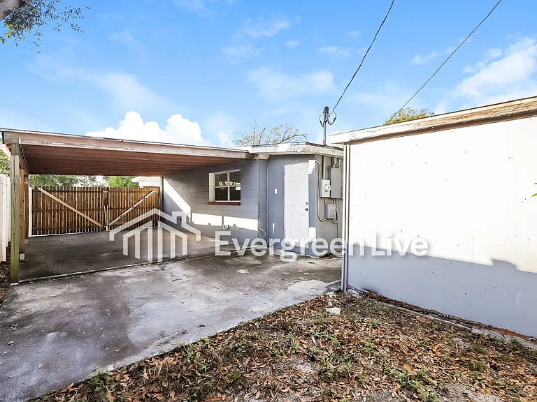 7006 Robindale Rd — Photo 18