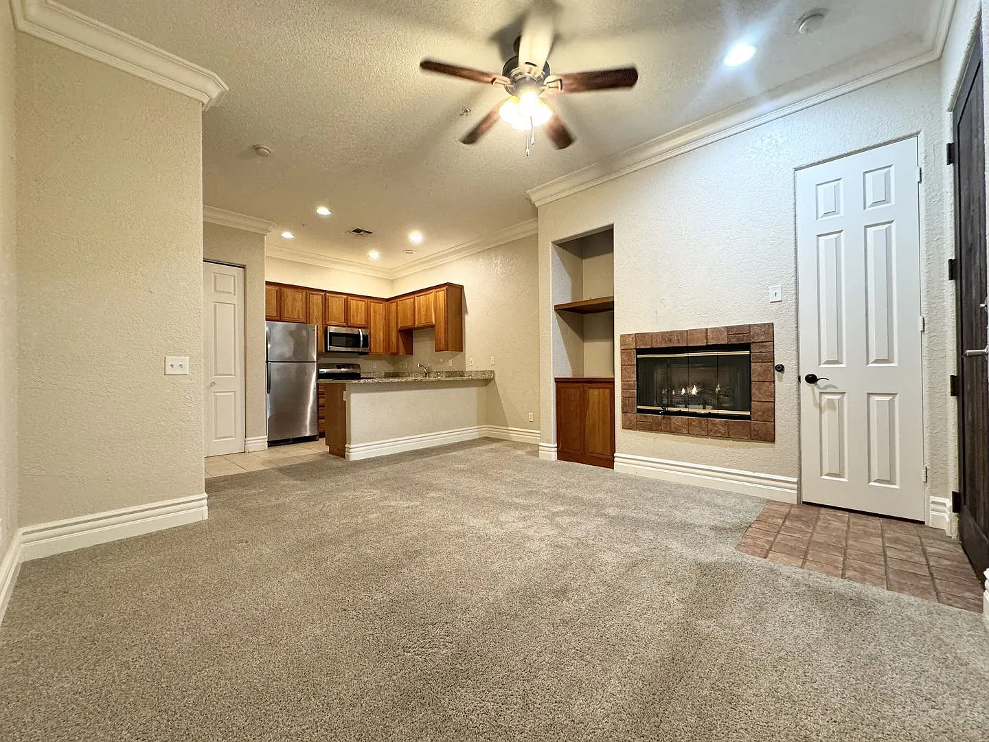 Available Now Ground Level 1 Bedroom 1 Bathroom la Quinta Condo! — Photo 1
