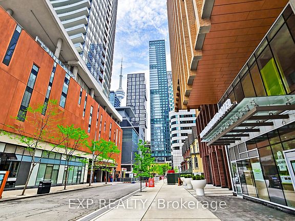 3rd image of 327 King St W #601