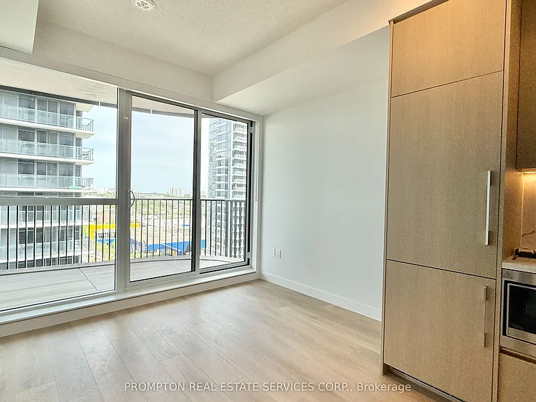 68 Esther Shiner Blvd #912 — Photo 8