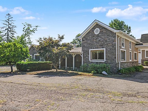 4th image of 22535 Pennsylvania Rd