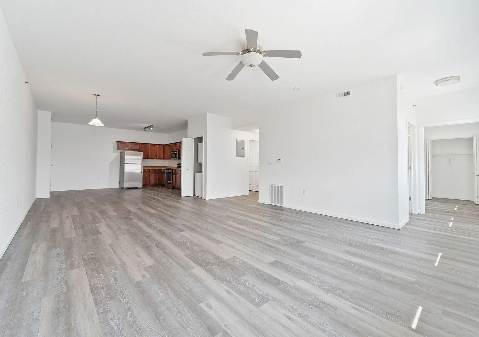2215 College St — Photo 3