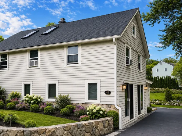 42 Lakeview Ave, New Canaan, CT 06840