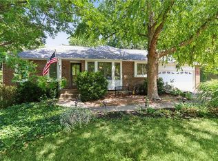 6003 Greenwood St, Shawnee, KS 66216