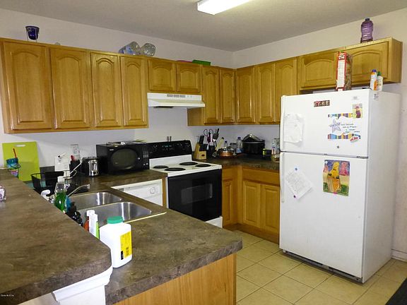 4th image of 3235 SE 10th Ave All Units Ave
