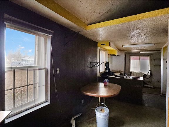 4th image of 1531 E Glenwood Dr