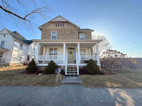 300 N Jackson St, Clinton, IL 61727