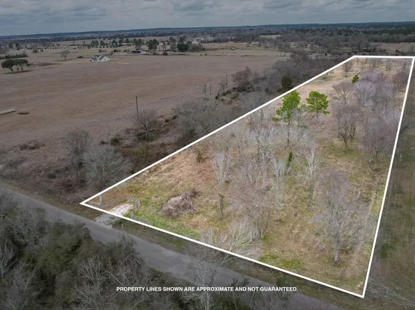 32186 Howell Rd, Waller, TX 77484