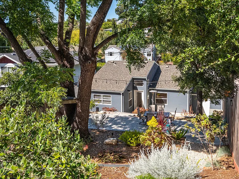 2667 San Carlos Ave — Photo 19