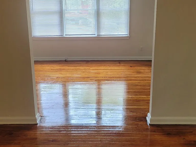 4730 Crescent St — Photo 1