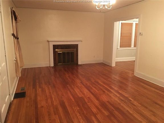3rd image of 504 Kanawha Ave