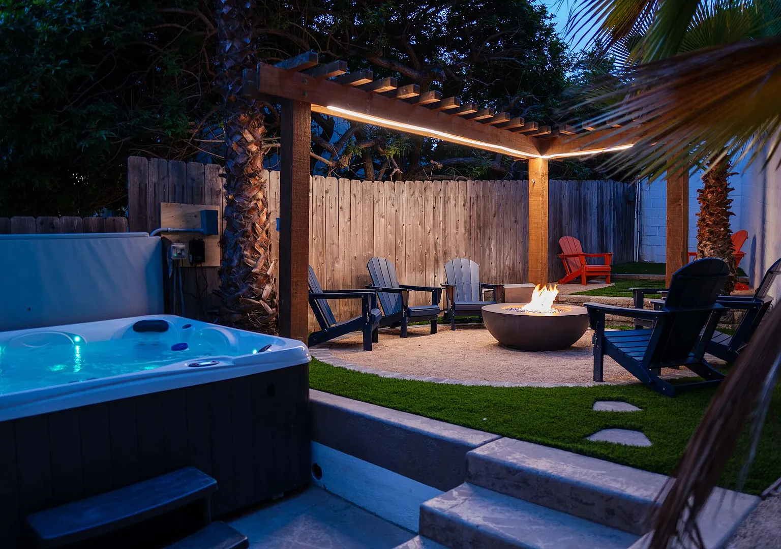 8BR Group Compound, Hot Tub & Games — Photo 2