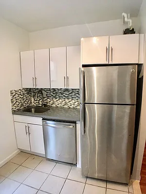 Rented by Bohemia Realty Group | media 10