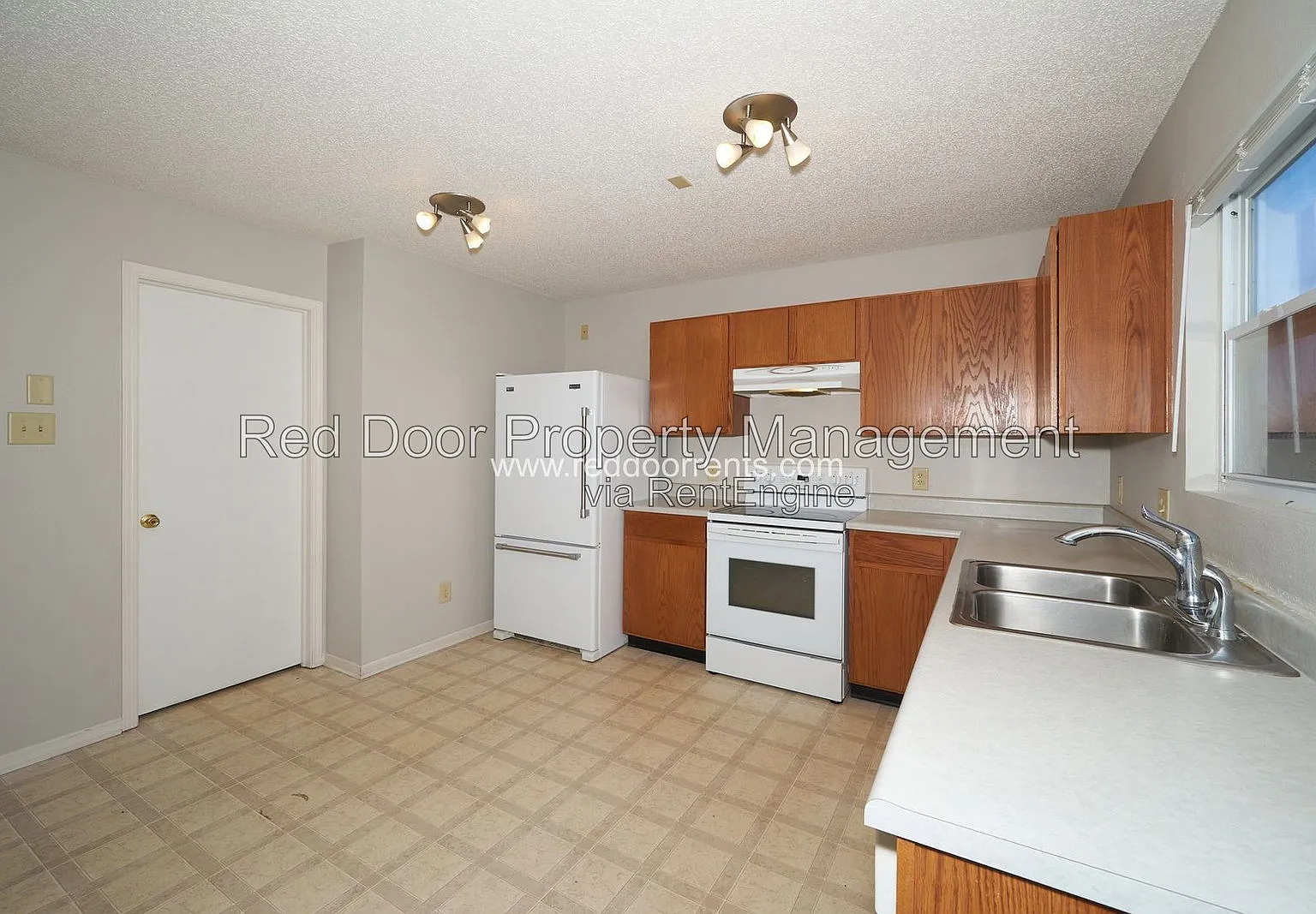 3 bed, 2.5 bath, 1792 sqft, $1,855 — Photo 4