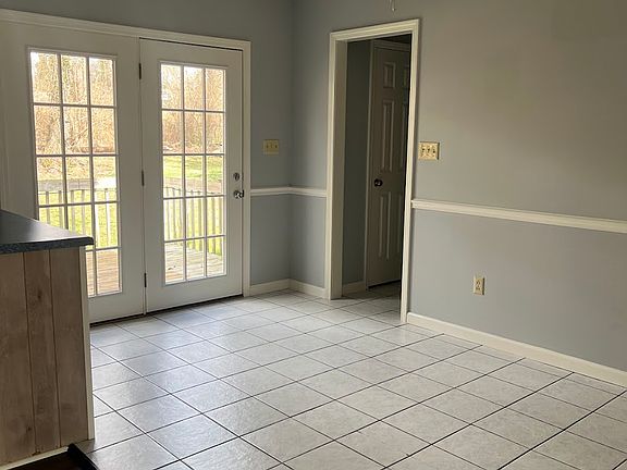 5th image of 290 Shenandoah Dr #2