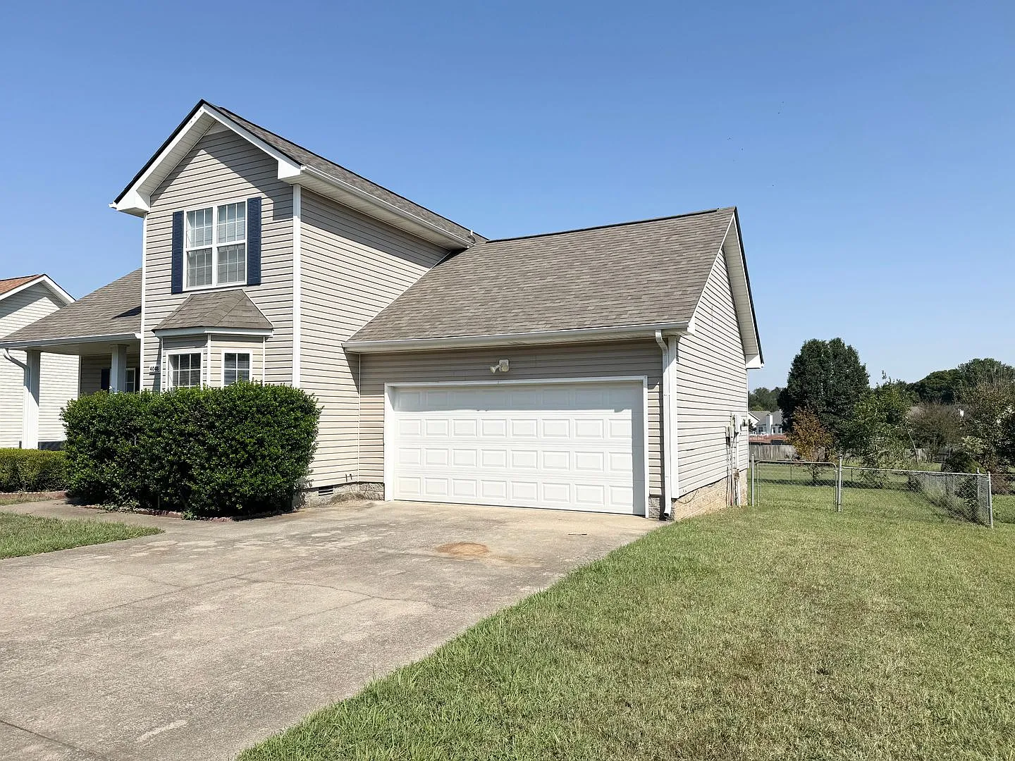 Big 4 Bedroom with Upstairs — Photo 3