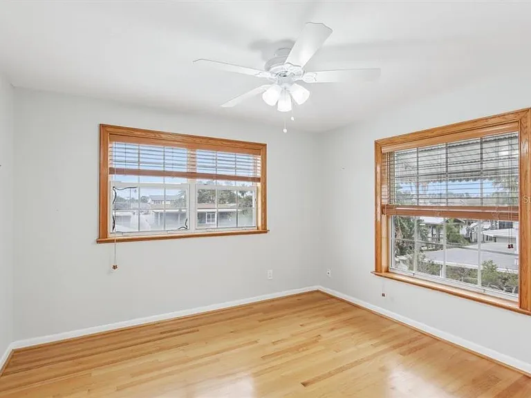 8706 Elmwood Ln — Photo 11