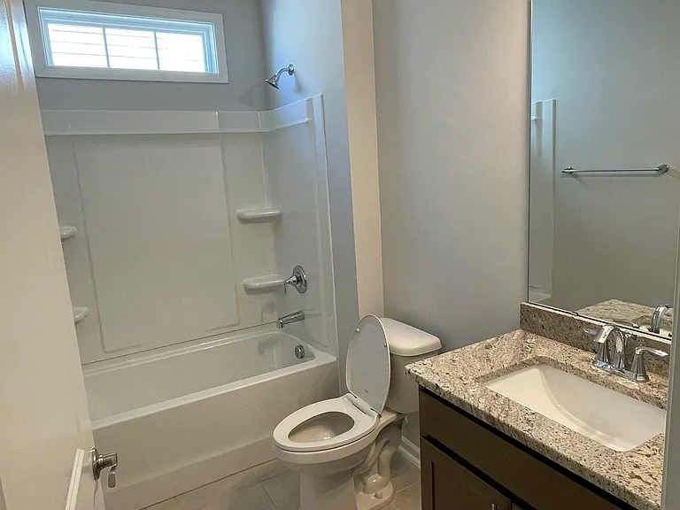 Full Bathroom (First Floor)