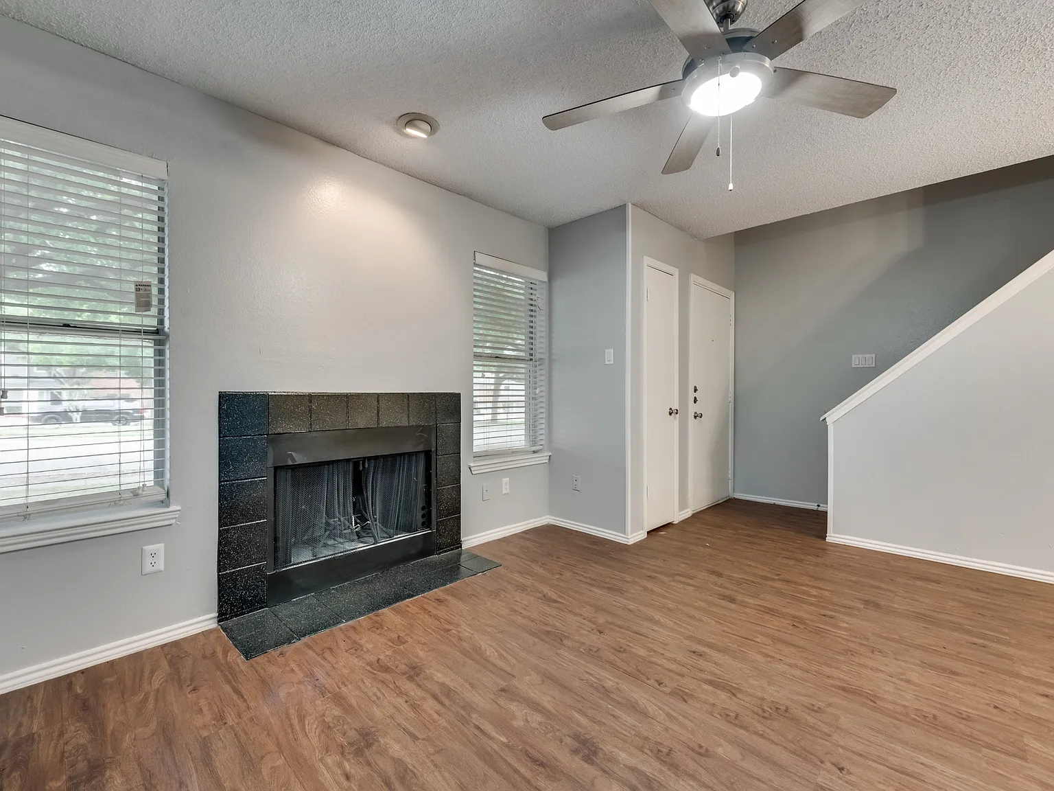 Evergreen Condominiums — Photo 4