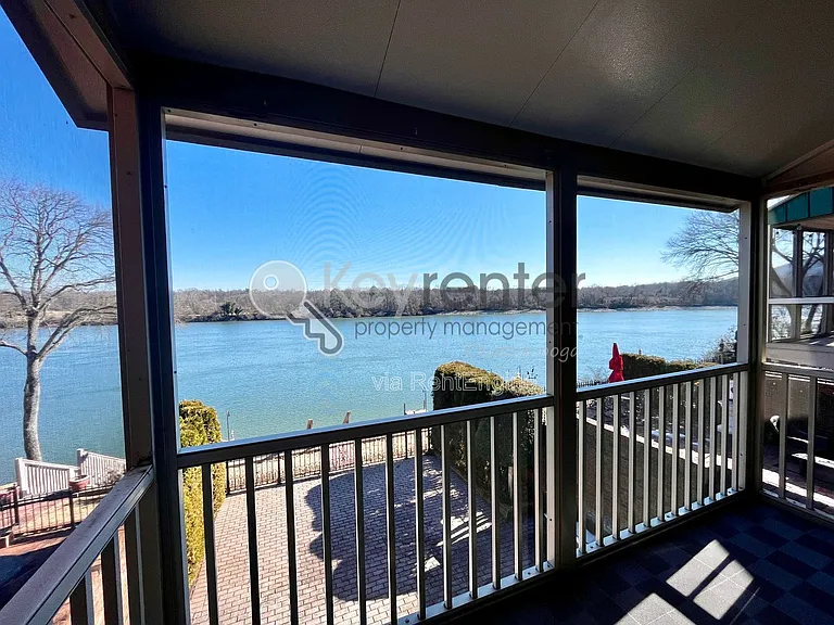 3166 Waterfront Dr — Photo 4