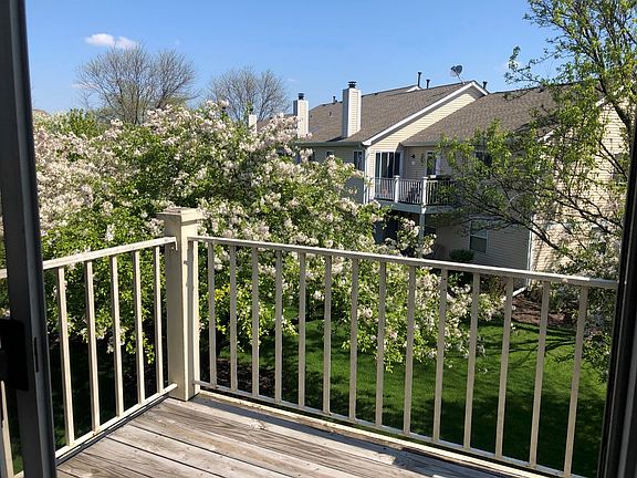 4th image of 2858 Meadow Ln Unit V2