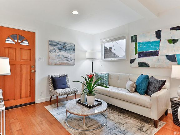 4th image of 208 States St APT 4