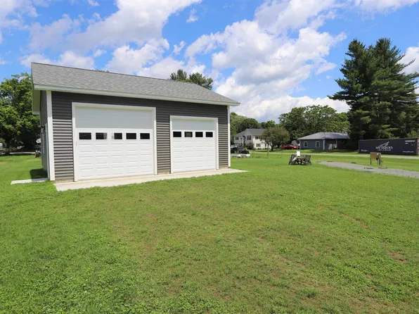 130 Pearl Street, Newport City, VT 05855