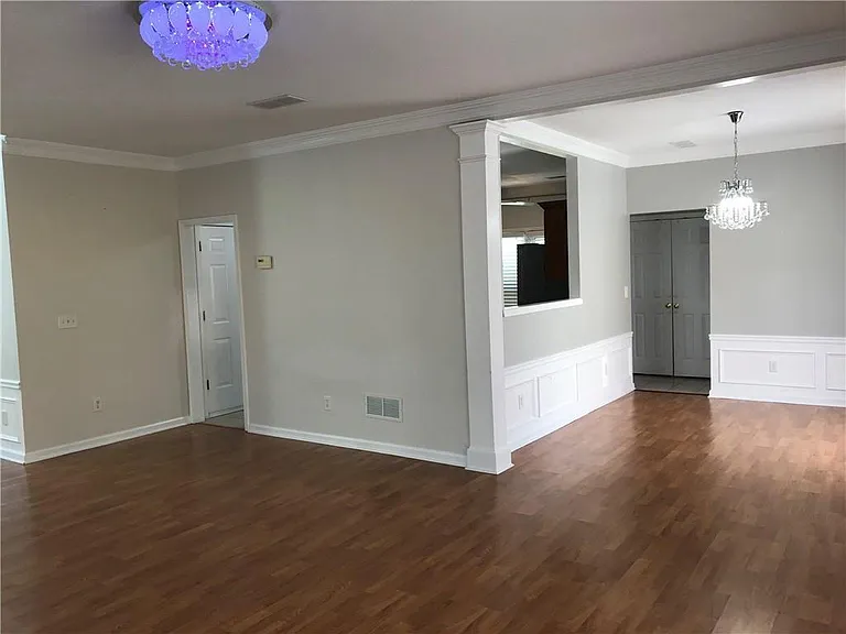 6135 Pattingham Dr — Photo 2