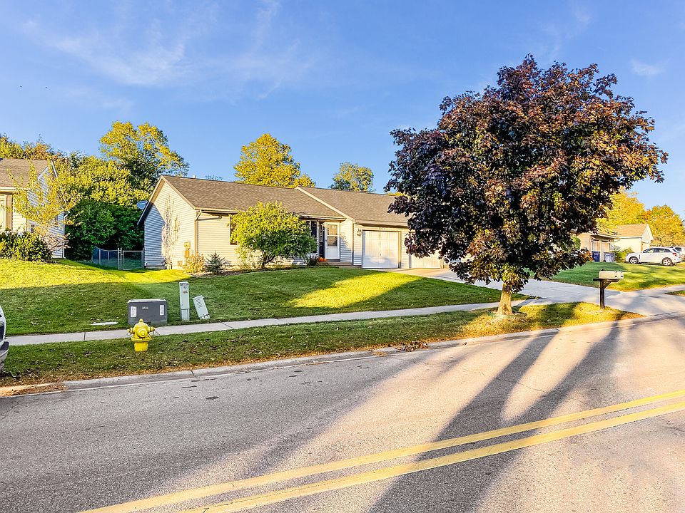 2nd image of 2571-2573 Woodmeadow Dr SE