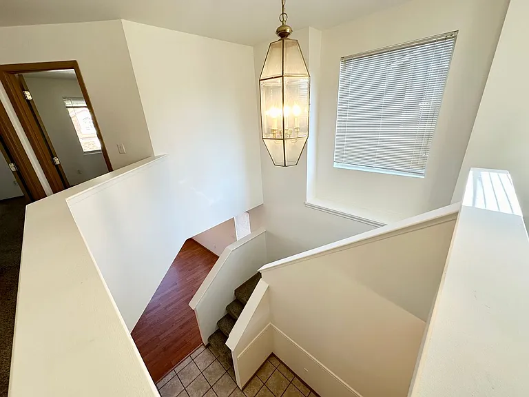 2103 N Yellowstone St — Photo 25
