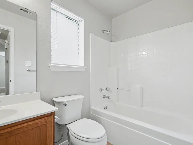 1202 Frio St — Photo 15