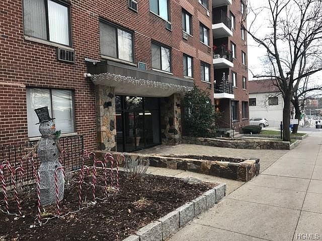 1st image of 25 Lake St APT 4C