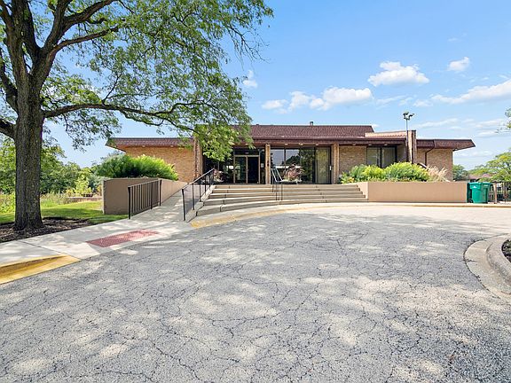 2nd image of 462 Raintree Dr Unit 2A