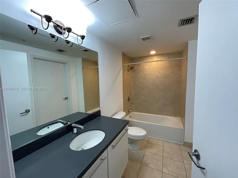 90 SW 3rd St #3910 — Photo 18