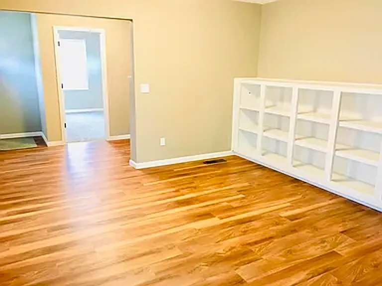 6474 N East Parkview St — Photo 3