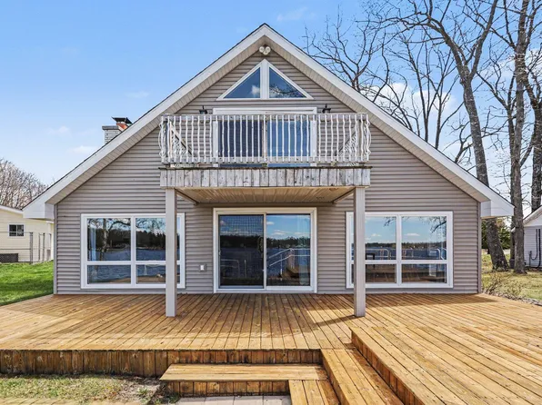 8006 Lakeside Blvd, Hale, MI 48739
