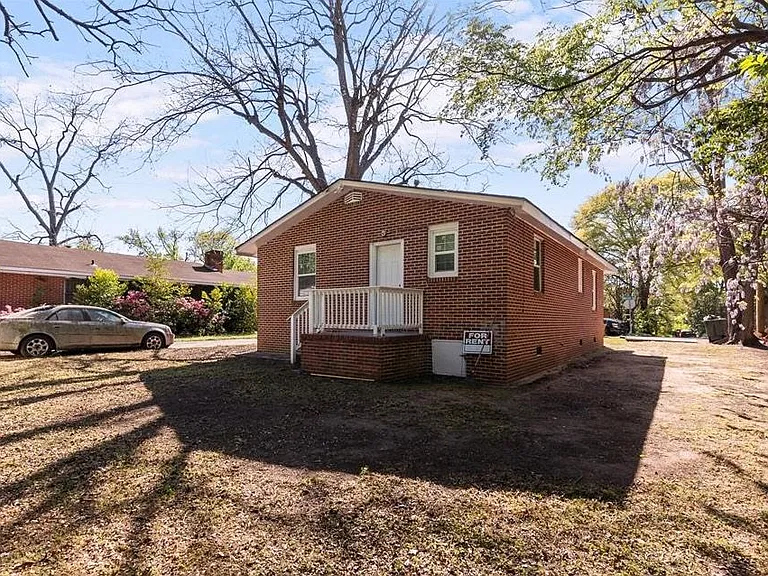 2164 Monroe Ave — Photo 24