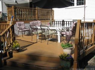 23 Deepwood Dr, Vernon, CT 06066