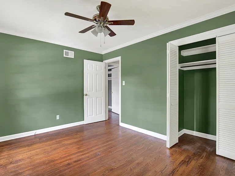 331 Oxford Dr — Photo 15
