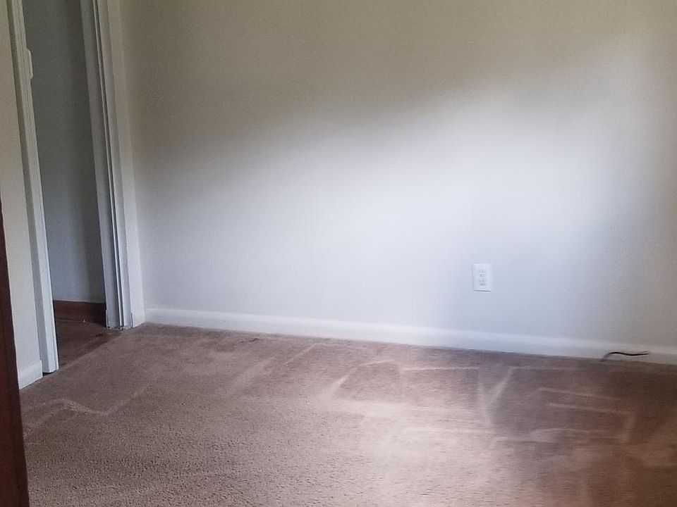 1st image of 104 Ann Arbor Ln