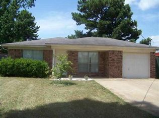 404 Carroll Ave, Wake Village, TX 75501