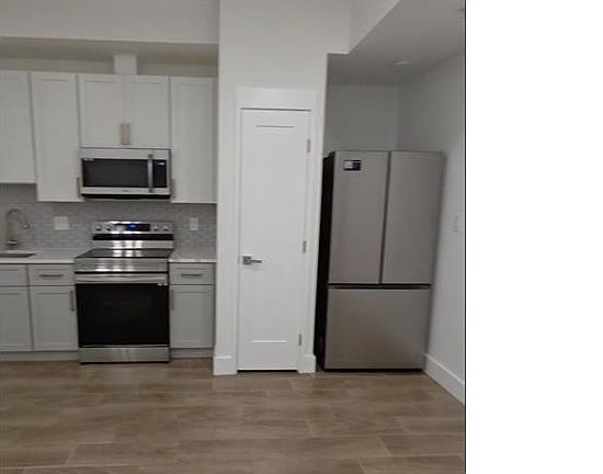 2nd image of 2230 Nicholson St SE #8