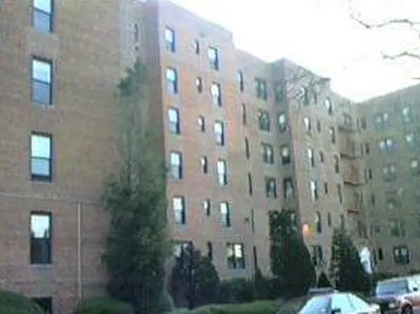 2675 East 7th Street image 1 of 1