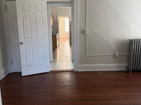 1932 Broad St #3