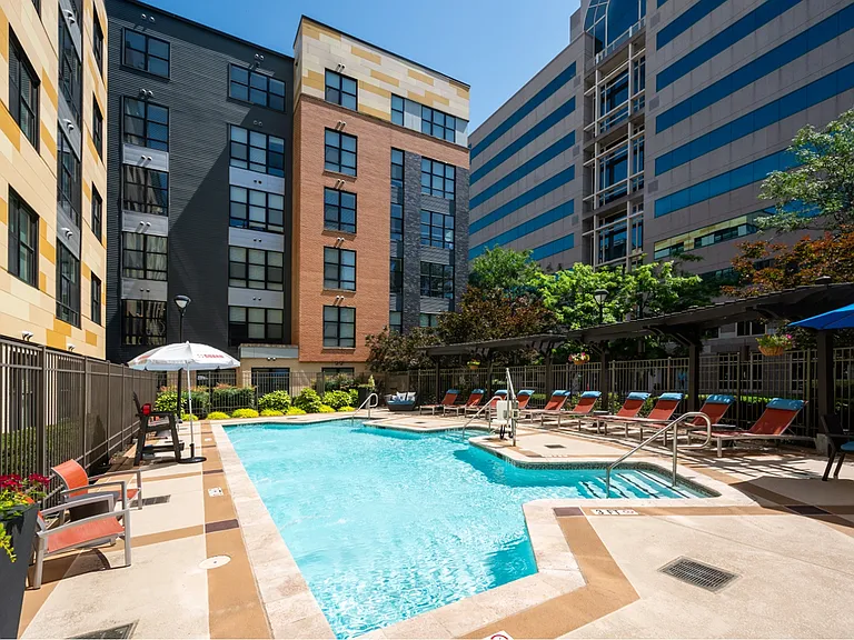 The Julian at Fair Lakes — Photo 4