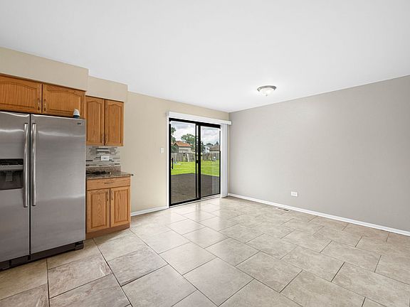 4th image of 2808 Lake Park Dr