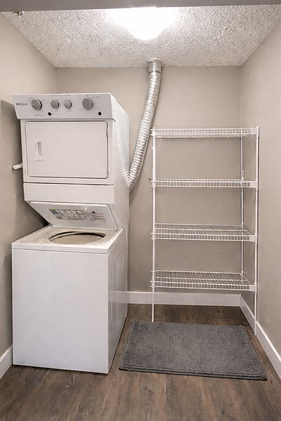 Edmonton Apartment for rent - 2 Bedrooms — photo 9